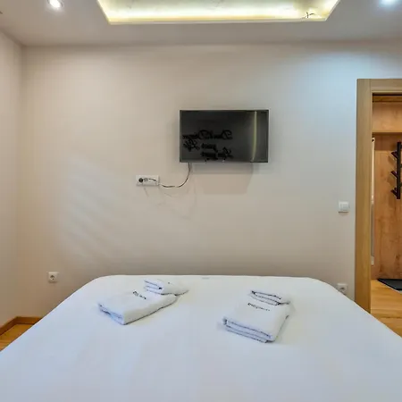 Aurora Onore アパート