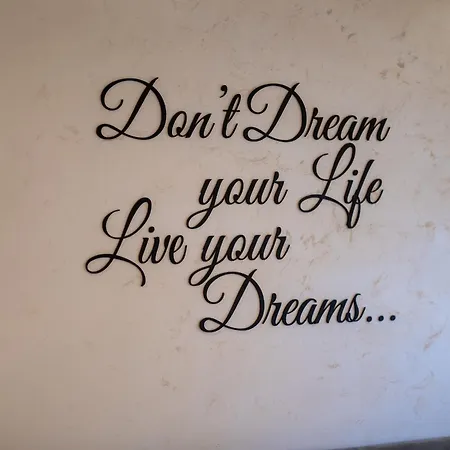 Aurora Onore アパート