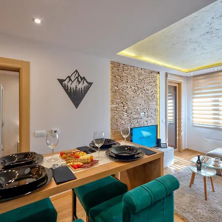 Aurora Onore アパート ズラティボール