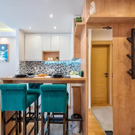 Aurora Onore アパート ズラティボール