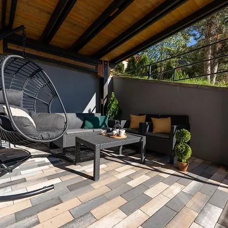 Aurora Onore アパート